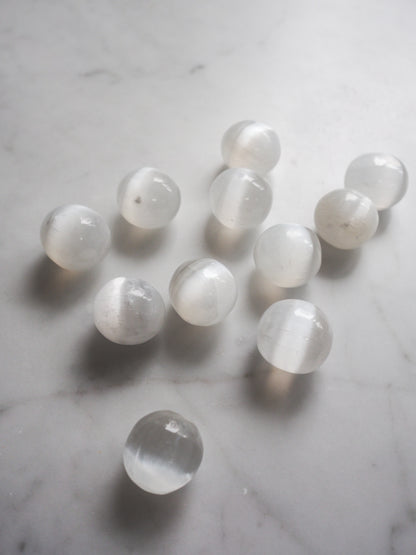 selenite | cleansing + purifying